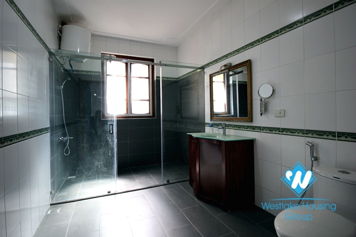 Big yard, swiming pool and five bedrooms house for rent in Tay Ho district, Ha Noi.